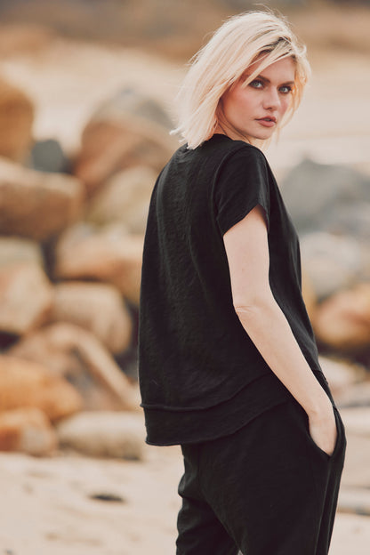 Daisy Ruffle Bottom Tee