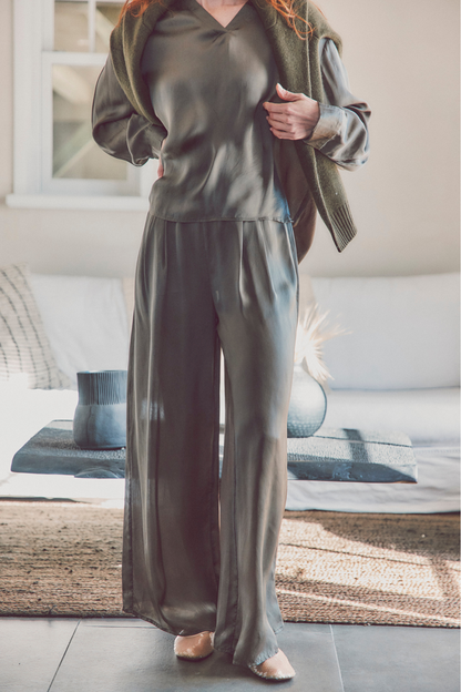 Lulu Wide-Leg Pant